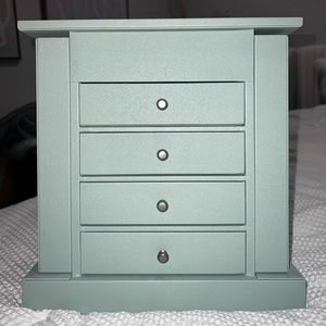 hives and honey aqua jewelry box.